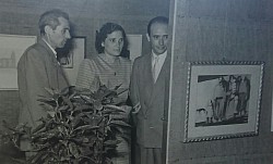 1953 - Prato - Adon Brachi con la moglie Fiorenza ed il pittore Diego Fanciullacci