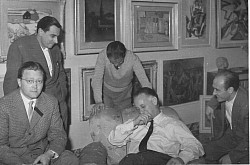 1955 - Serata con Birolli ed altri pittori in casa di un collezionista pratese (Adon Brachi è il primo a destra)